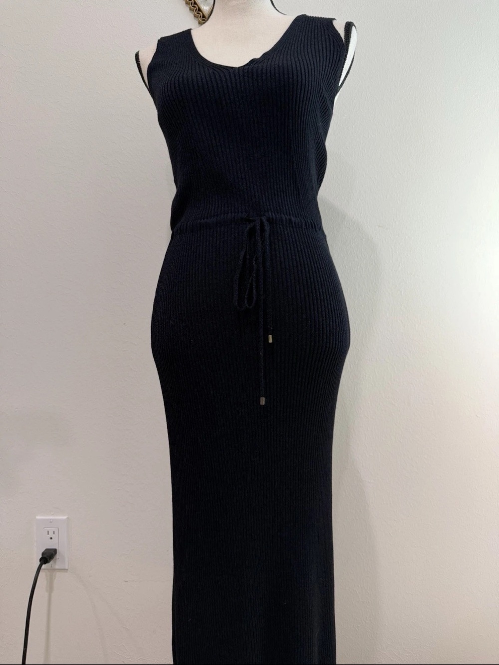 Massimo Dutti Navy Blue Ribbed V-Neck Sleeveless Midi Dress - Size S